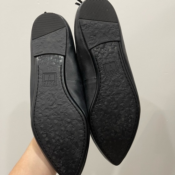 Frye Regina Ballet Flat Black Italian Leather Pointed Toe Tassel Back Size 6.5 - Picture 7 of 8